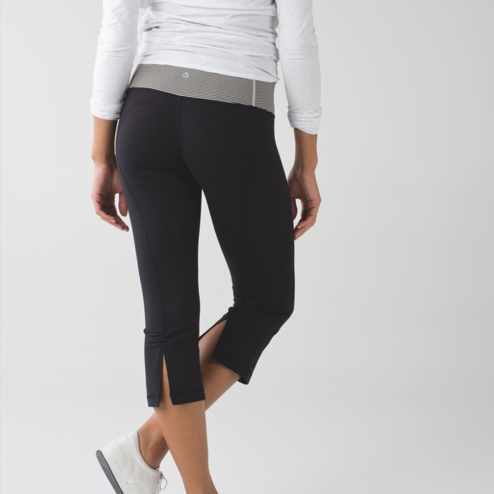 Lululemon Gather & Crow Crop II Full-On Luon